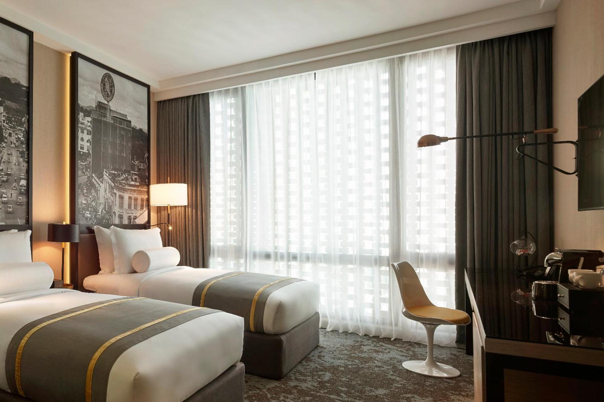 Deluxe Twin Guest room 2 Twin or Single Beds City view